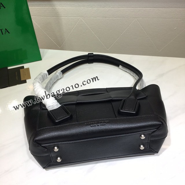 Bottega veneta高端女包 寶緹嘉爆款THE ARCO編織款手提包  BV經典款蝙蝠包  gxz1109